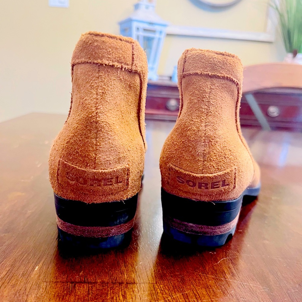 Booties. Waterproof. Size 8